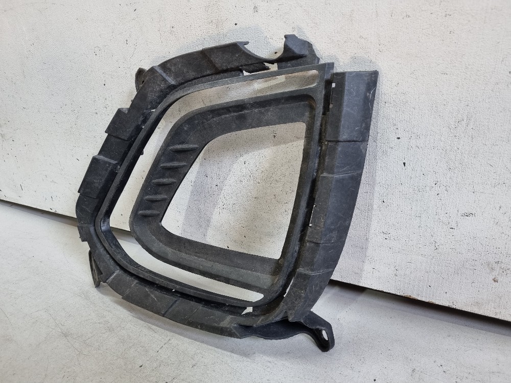 Moldura Do Cibié Esquerdo Hyundai Creta 2017/2020 Semi Nova 2