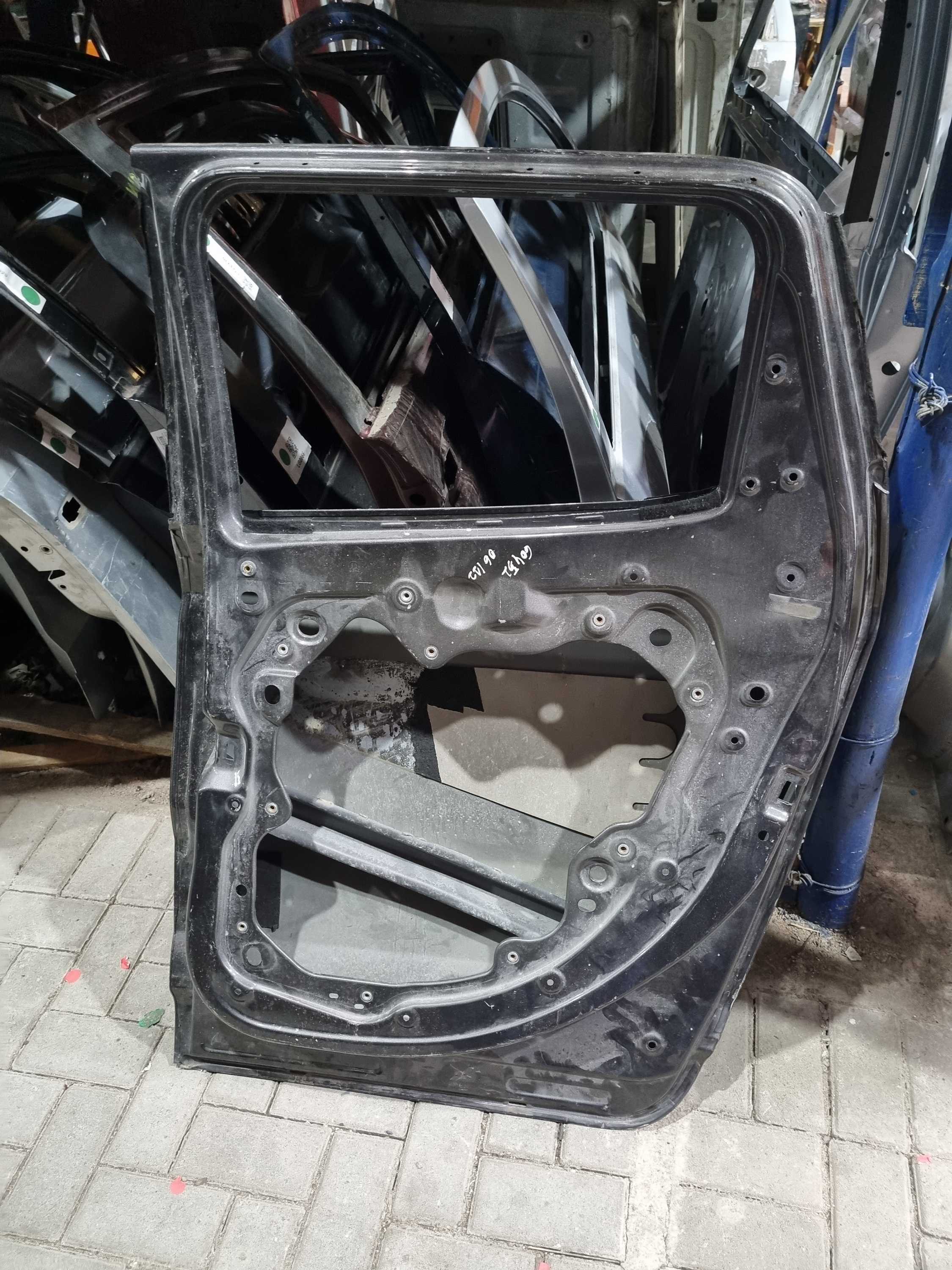 Porta traseira lado direito Toro 2016/2014 1