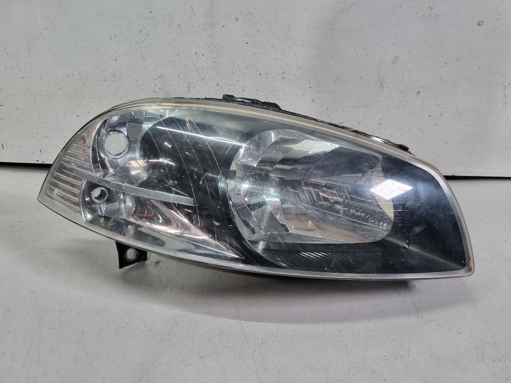 Farol Direito M. Negra Do Fiat Palio Elx 2008/2012 Seminovo. 1