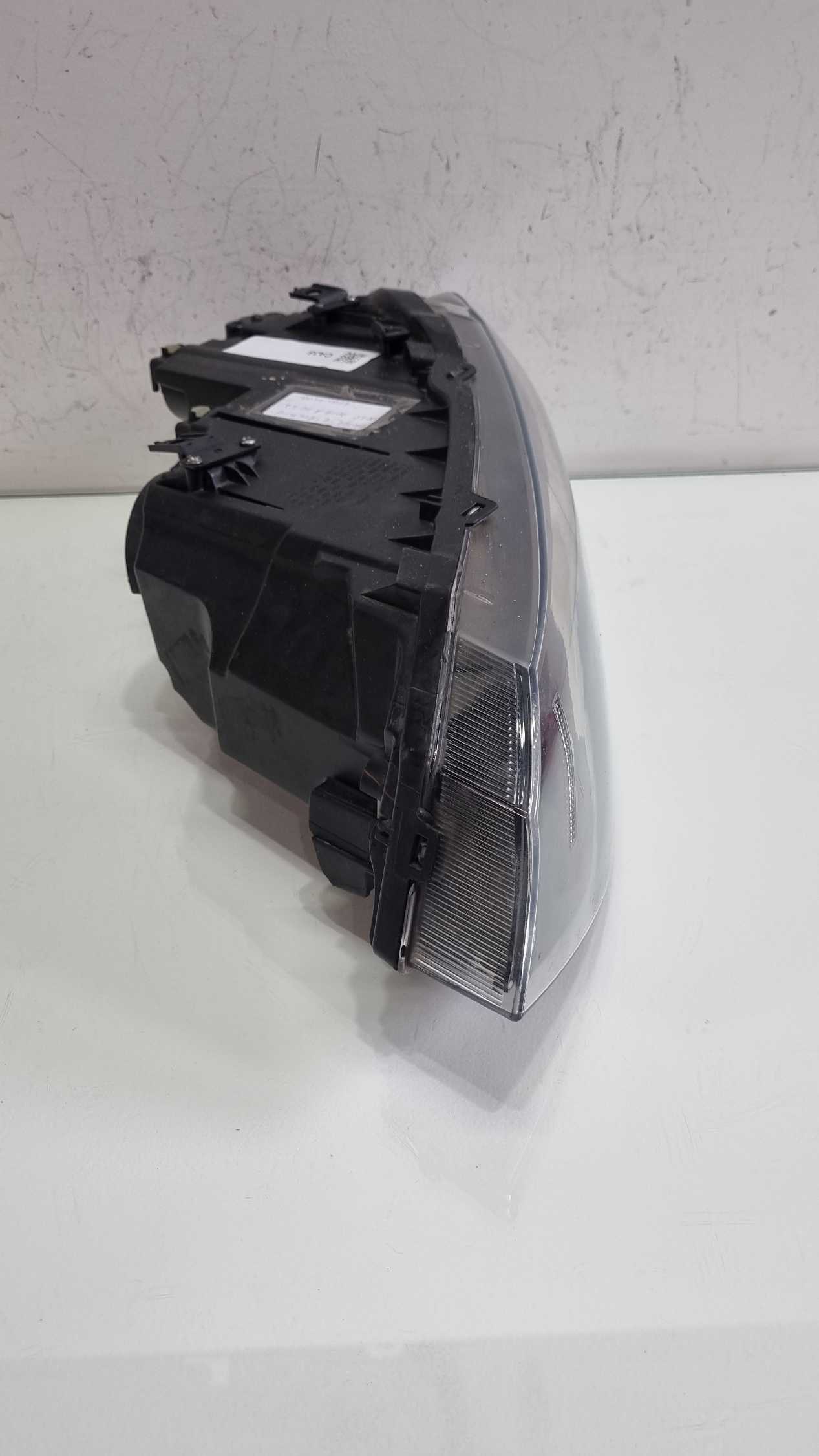 Farol lado esquerdo mascara negra Volkswagen Polo 2017/2022 4