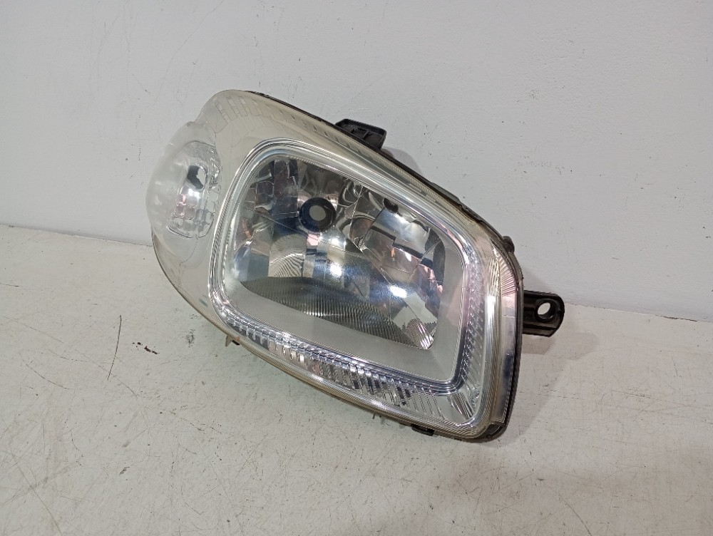 Farol Direito Uno Vivace Compatível 2015/2016 Recondicionada Direito/passageiro 2
