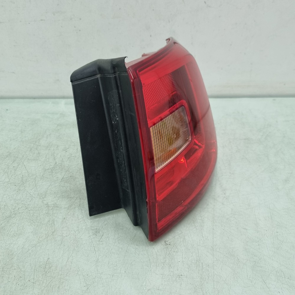 Lanterna Do Lado Direito Volkswagen Jetta Modelos 2012/2016 Direito/passageiro 2