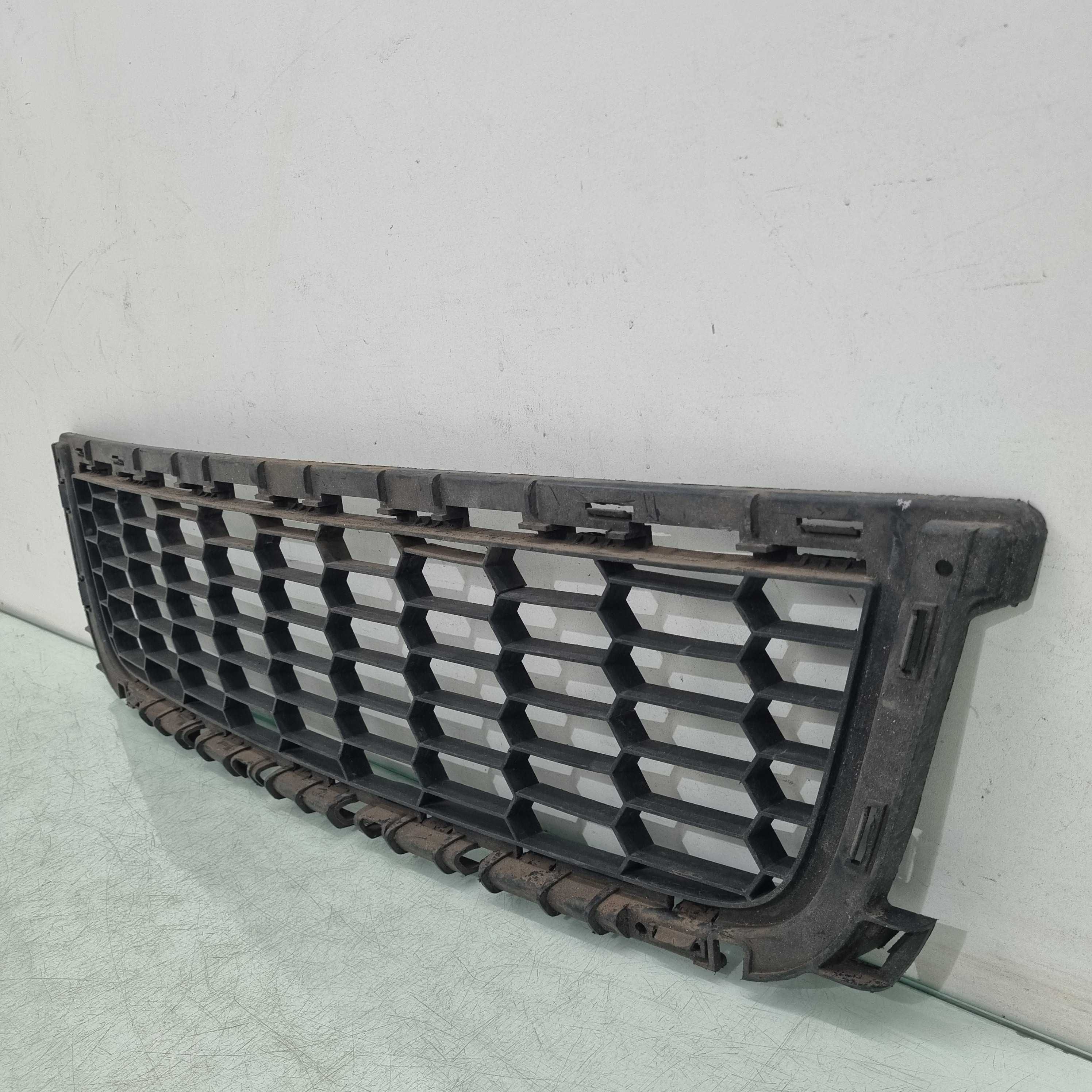 Grade Inferior Para-choque Diant. Sandero 2012/2014 Seminova 3