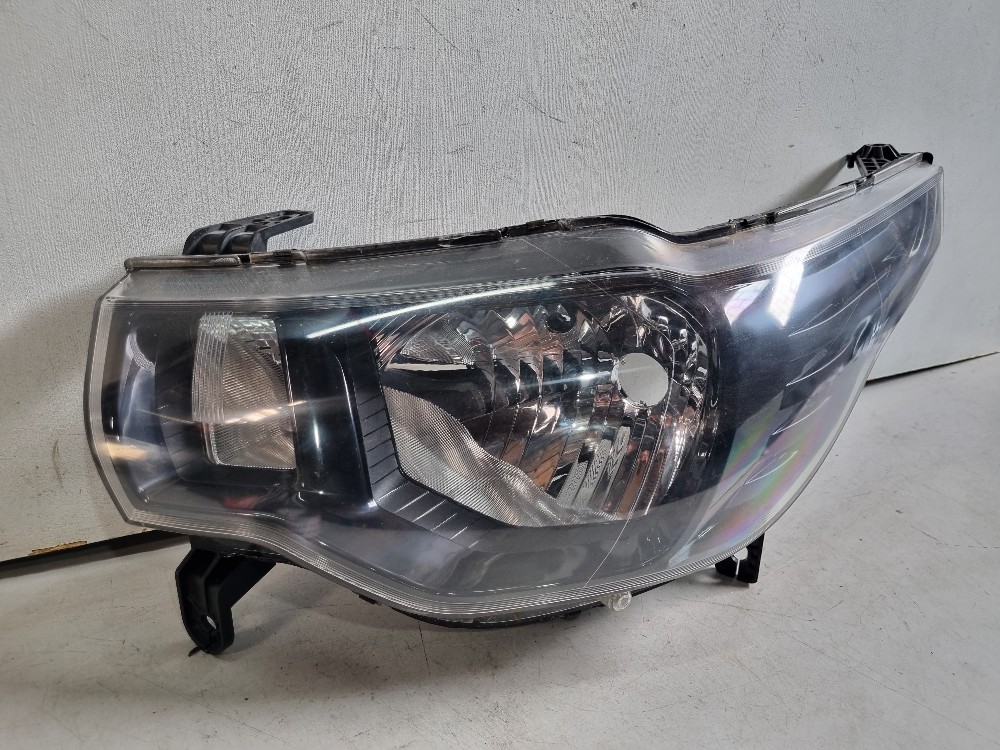 Farol Esquerdo Fiat Mobi 2017 2018 2019 2020 21 22 23 2024 Esquerdo/motorista 2