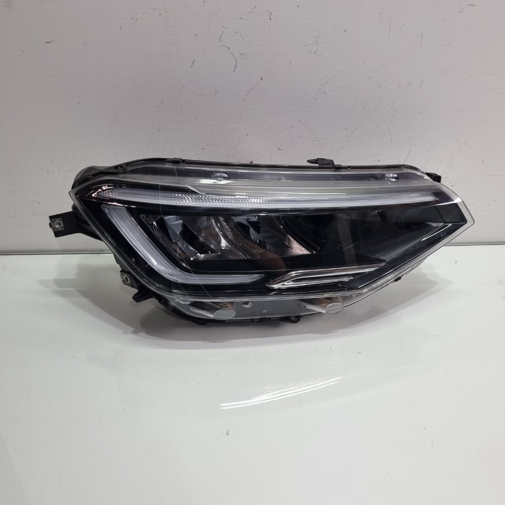 Farol Direito Volkswagen Nivus 2022/2024 Recuperado