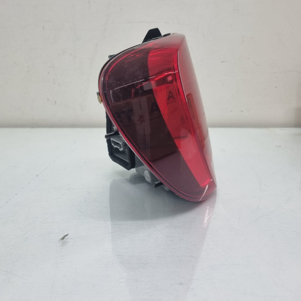 Lanterna Esquerda Fume C/borda Volkswagen Gol Gvi 2013/2016 Esquerdo/motorista 2