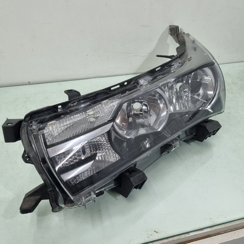Farol Lado Esquerdo Toyota Corolla 2015 À 2018 Esquerdo/motorista 2