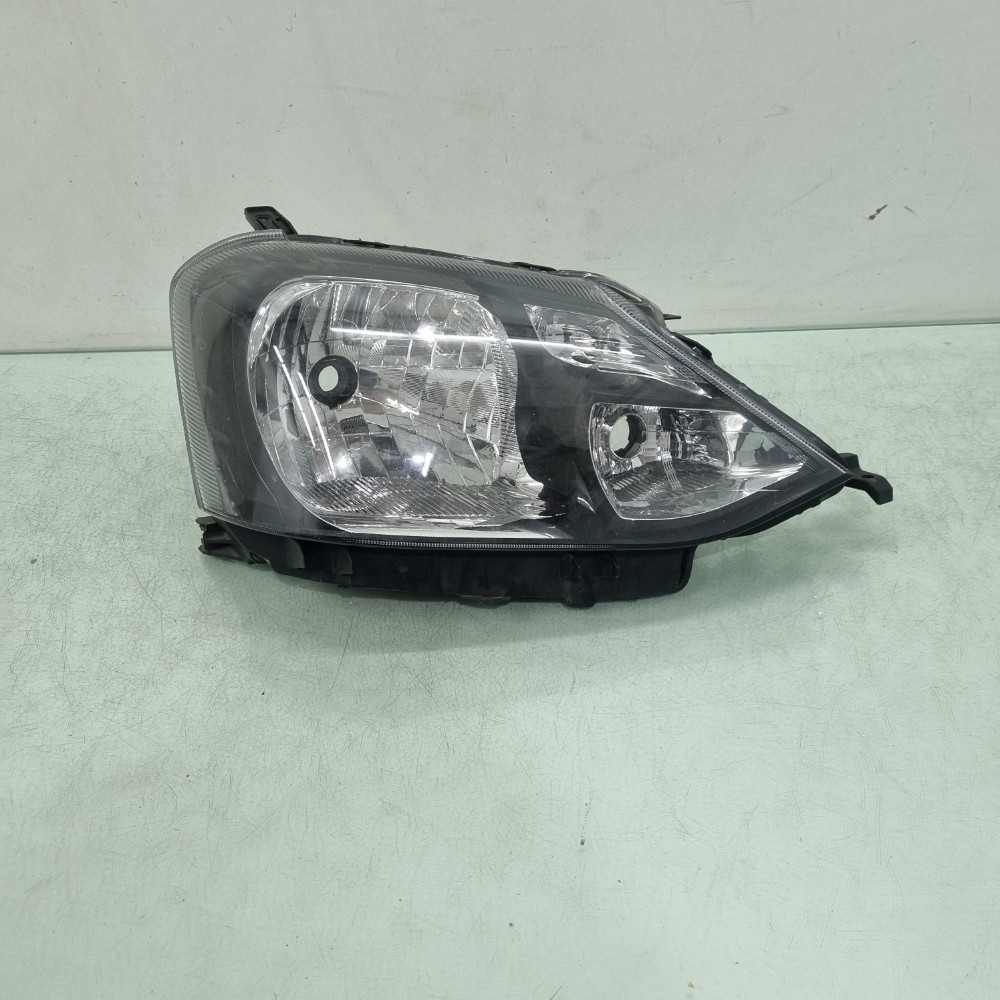Farol Lado Direito M.negra Toyota Etios 2016/2020 Recuperado Direito/passageiro 1