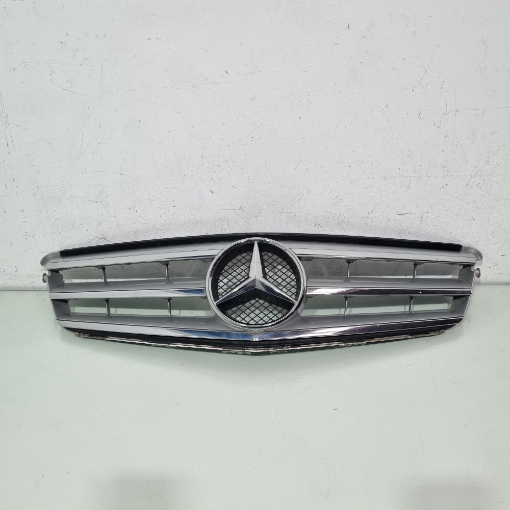 Grade Superior Frontal Mercedes Benz C180/c200 2008/2012 Prata 1