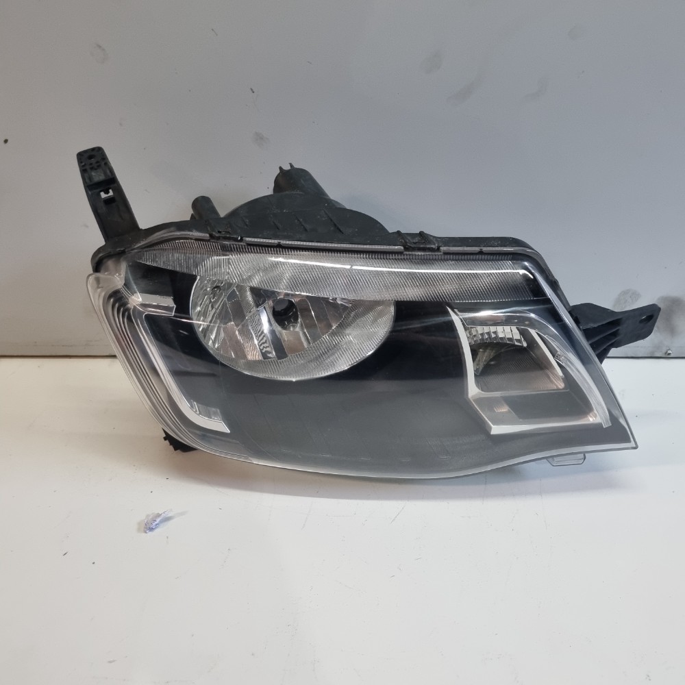 Farol Do Lado Direito Renault Kwid Modelos 2017/2022 Direito/passageiro 1
