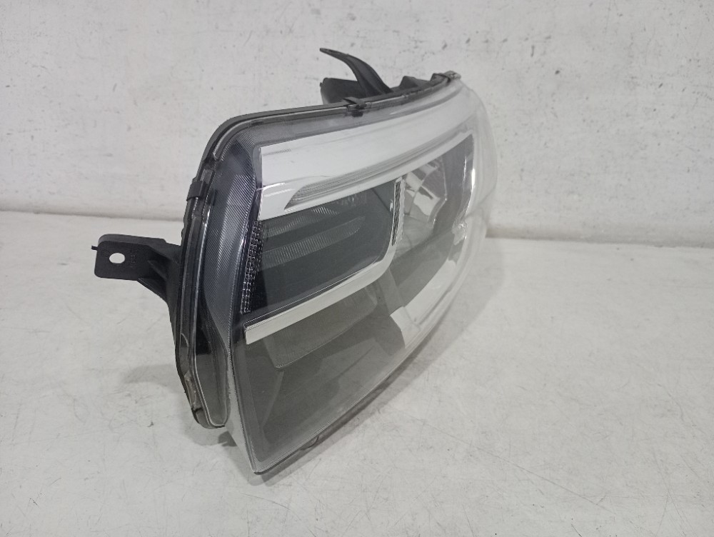 Farol esquerdo LED Sandero 2020/2024 7