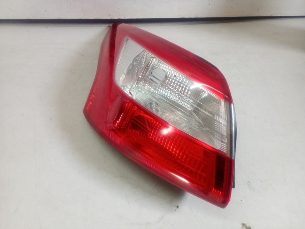 Lanterna Do Lado Esquerdo Ford Focus Sedan 2013/2016 Esquerdo/motorista 2