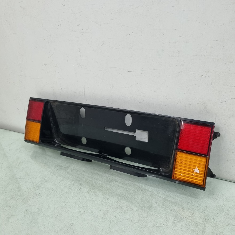 Moldura da Placa Usada Original Volkswagen Santana 91/96 Rec 2