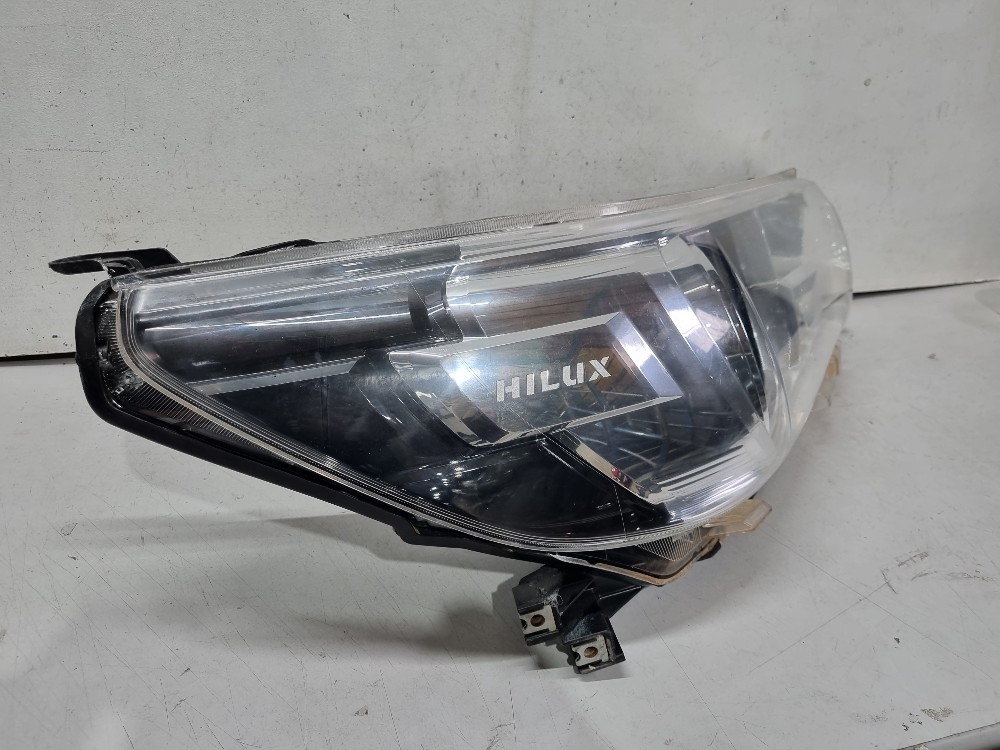 Farol Direito Toyota Hilux 2016/2019 Recuperado Direito/passageiro 2