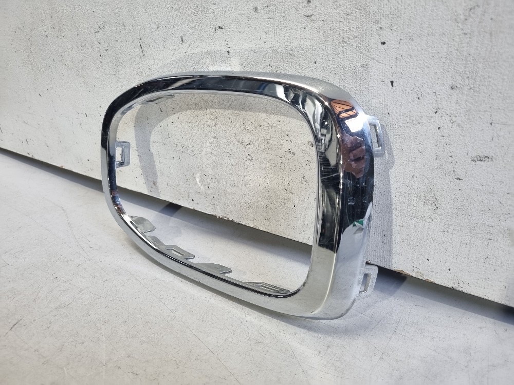 Moldura Esq. Cromada Do Cibié T-cross 2020/2024 Semi-nova 2