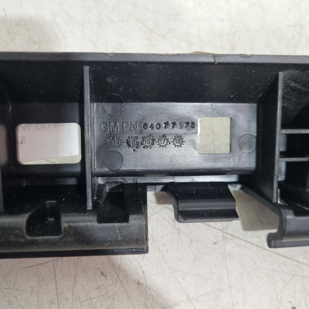 Guia Central Parachoque Tras Chevrolet Cruze Sedan 2017/2020 3