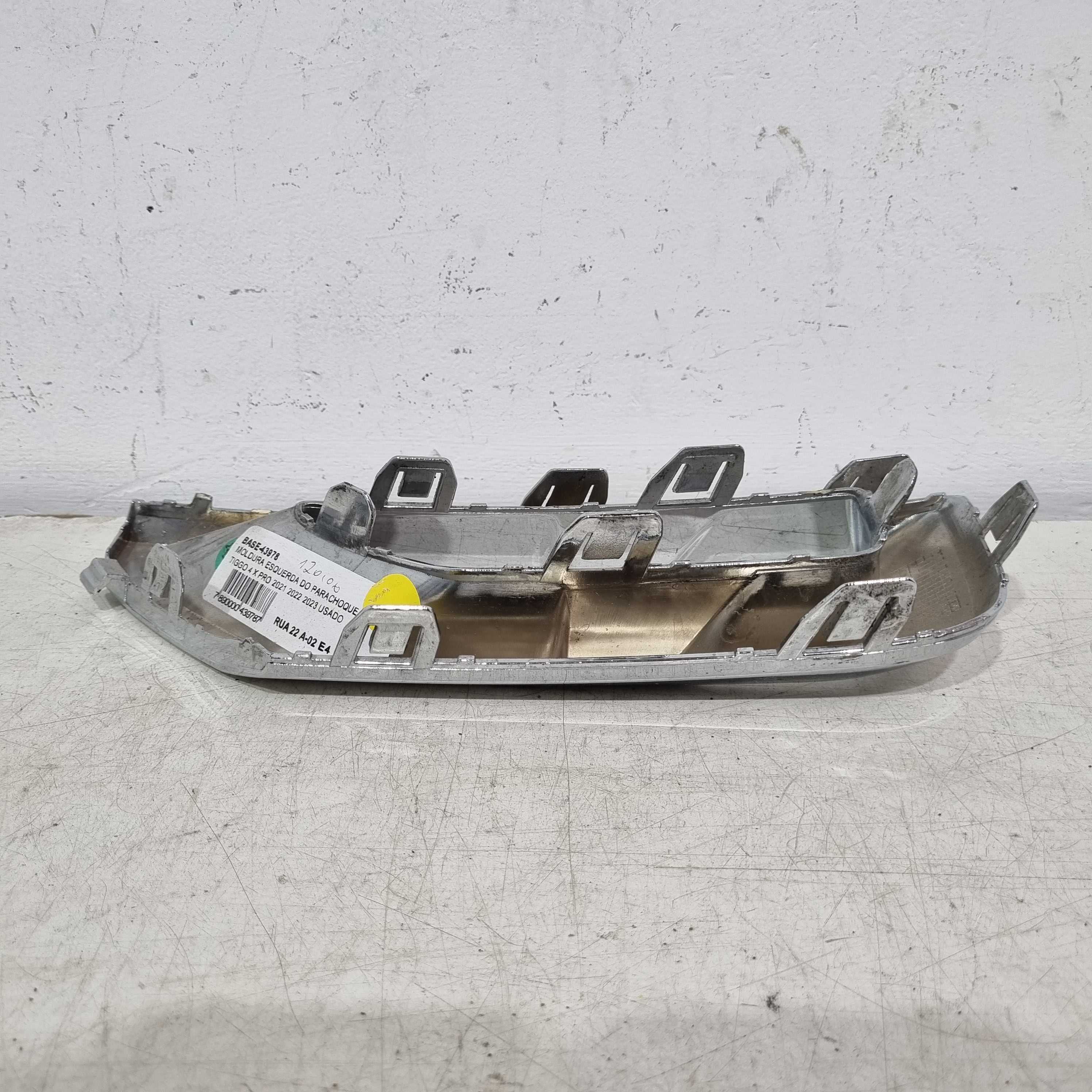 Moldura Esquerda Parachoque Chery Tiggo 4x Pro 2022/2023 3