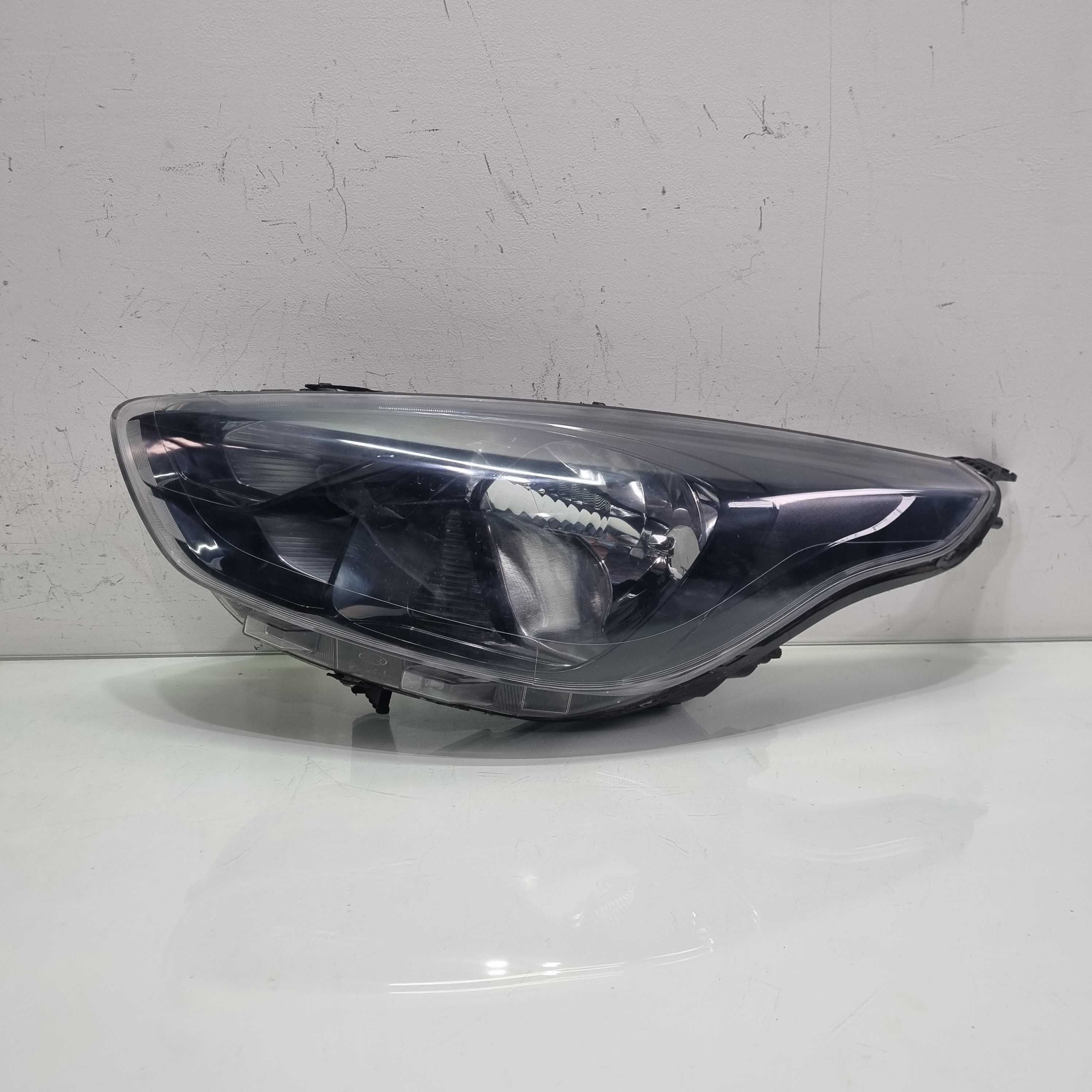 Farol lado esquerdo Ford Ka mascara negra 2018/2022 3