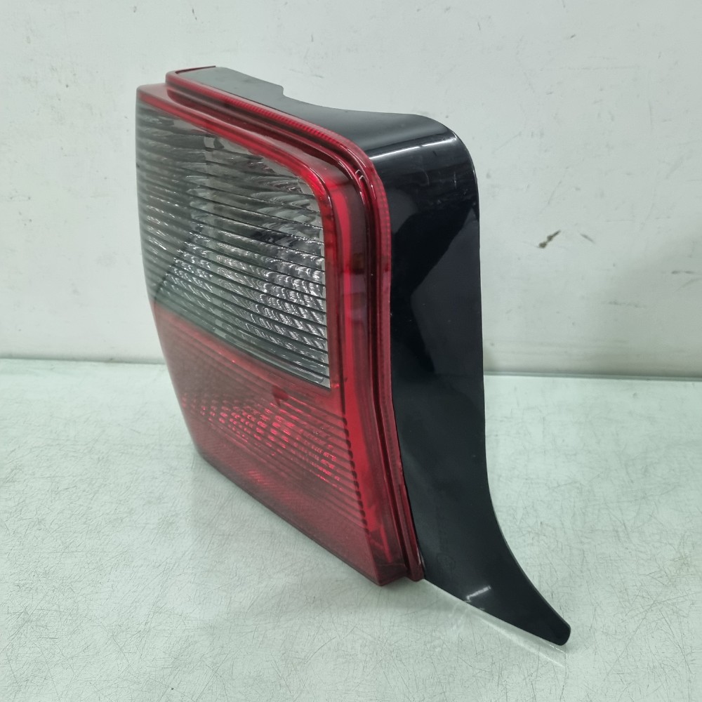 Lanterna Tampa Tras Esquerda Fumê  Fiat Uno 2008 / 2012 Rec. 5