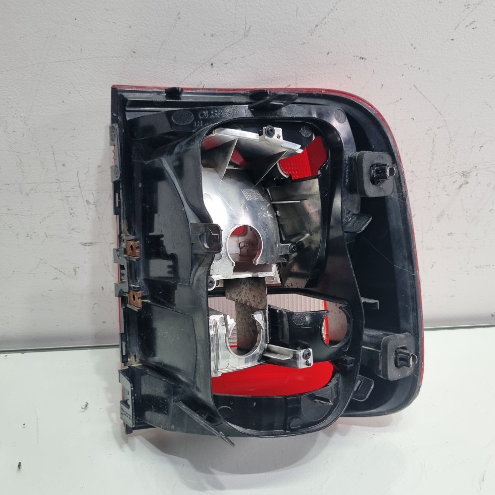Lanterna Do Lado Esquerdo Volkswagen Saveiro 2017/2022 Esquerdo/motorista 2