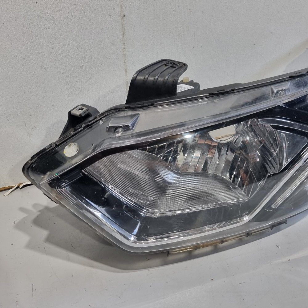 Farol Com Led Do Lado Esquerdo Chevrolet Ônix 2017/2019 Esquerdo/motorista 2