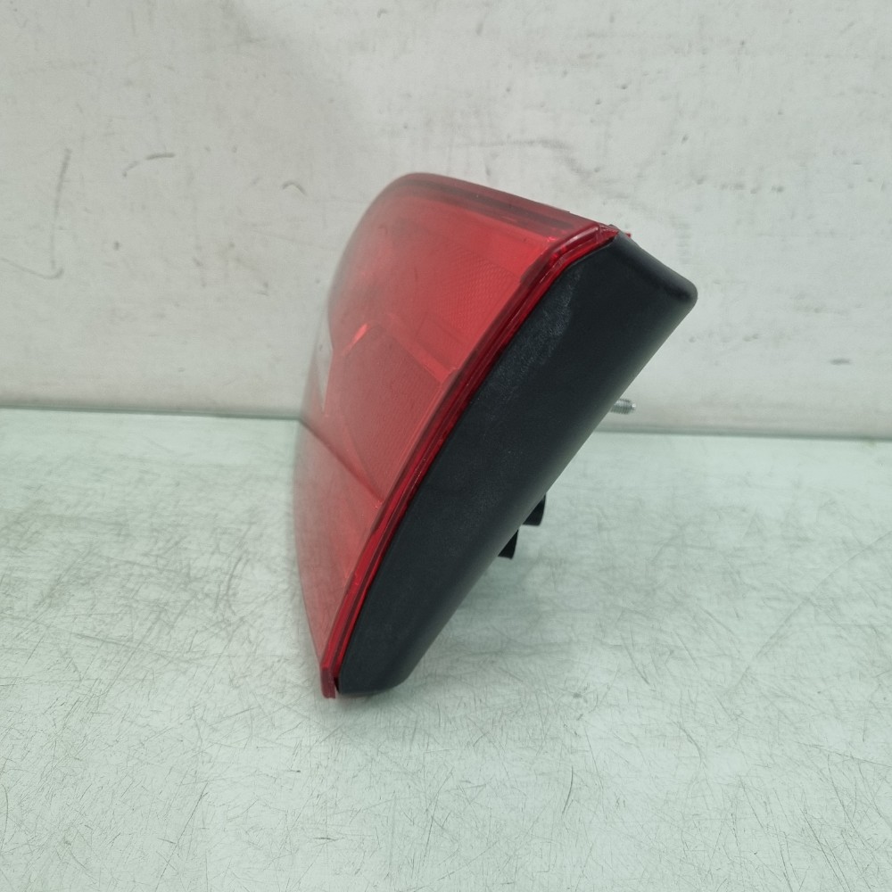 Lanterna Direita Tampa Volkswagen 2011/2015 Direito/passageiro 2