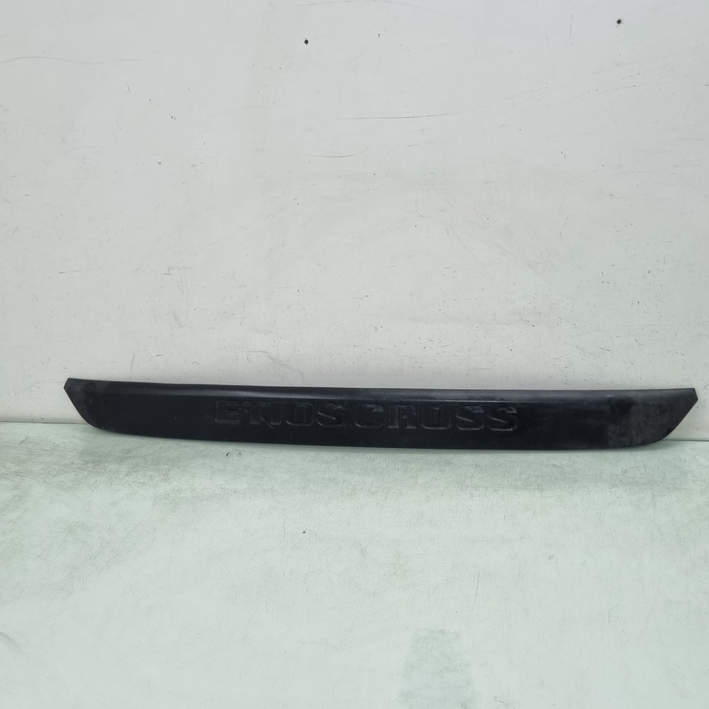 Moldura Tampa Traseira Toyota Etios Cross Modelo 2014/2016