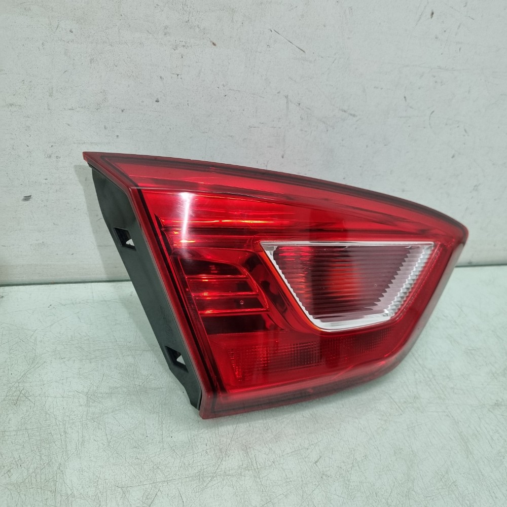 Lanterna Traseira Esquerda Chevrolet Cruze Sedan 2017/2019 Esquerdo/motorista Vermelho 2