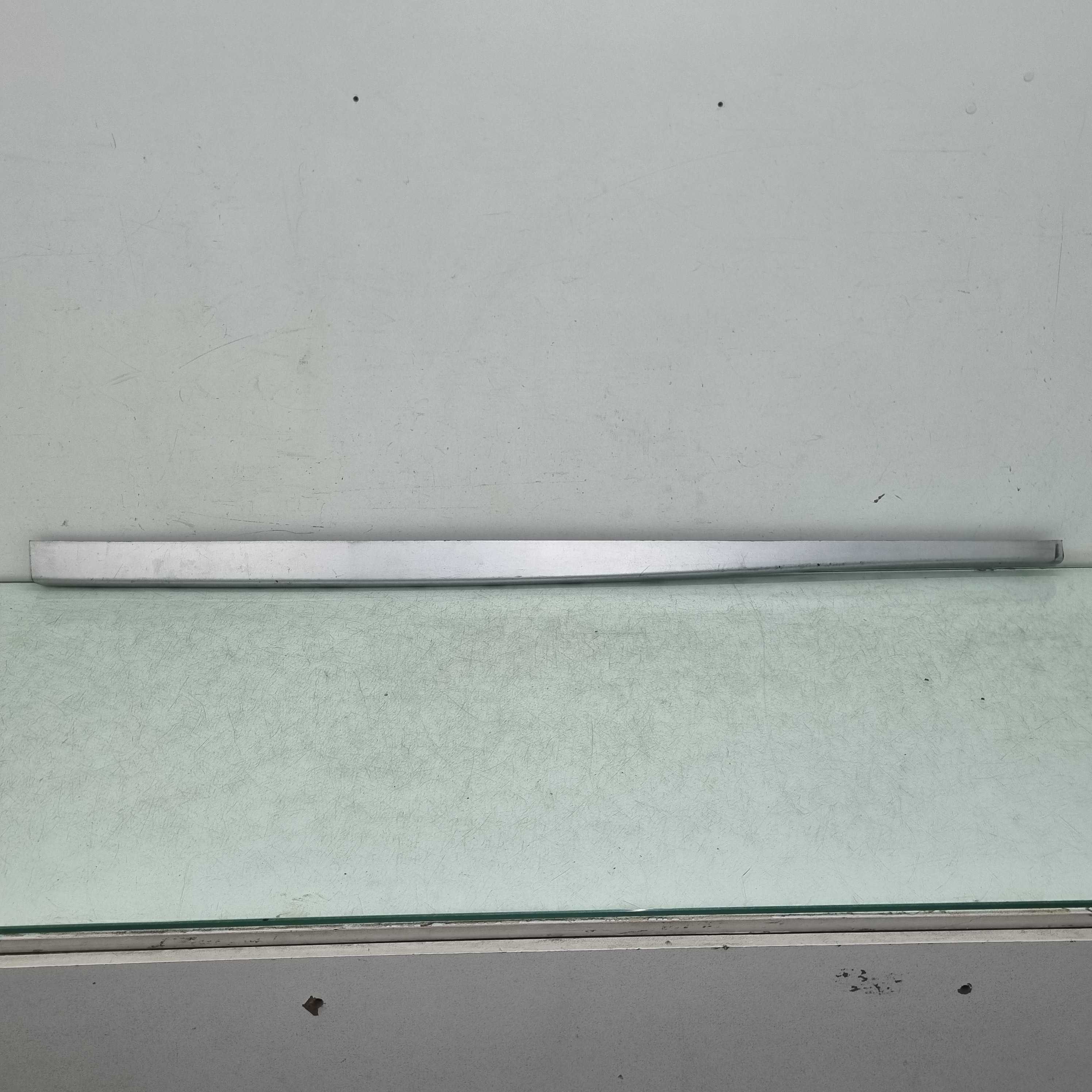 Friso Spoiler Direito Renault Duster 2016/2020 Original Usad 1