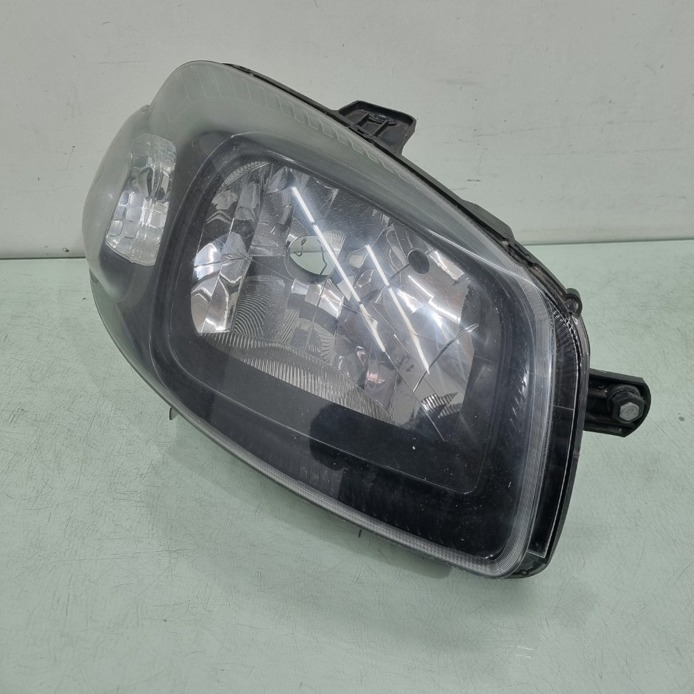 Farol Lado Direito M.negra Fiat Uno Vivace 2010 À 2015 Direito/passageiro 2