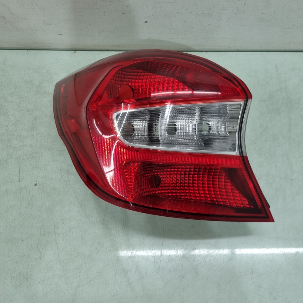Lanterna Do Lado Esquerdo Ford Ka Hatch Modelos 2015/2018 Esquerdo/motorista