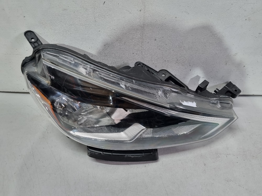 Farol Direito Nissan Sentra 2017/2020 Recuperado E Original. Direito/passageiro 2