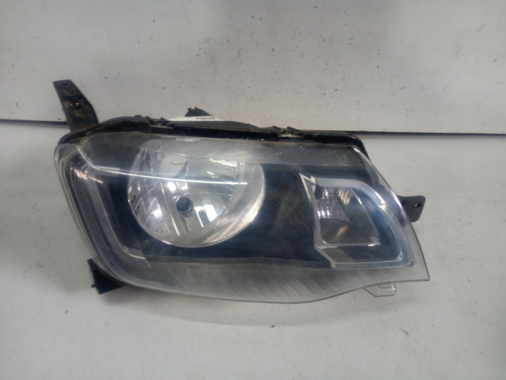 Farol Esquerdo Toyota Yaris Mnegra 2022/2024 . Esquerdo/motorista 1