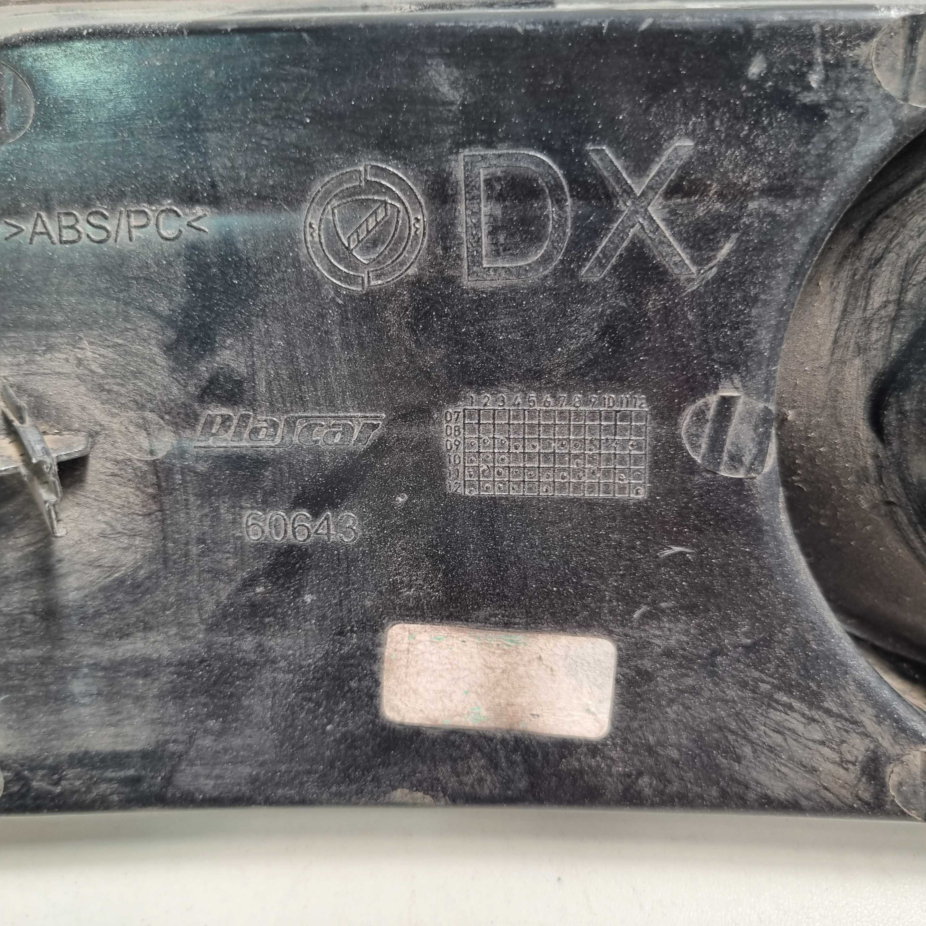 Moldura Milhado Lado Direito Fiat Linea Modelos 2010/2013 Prata Direito 6