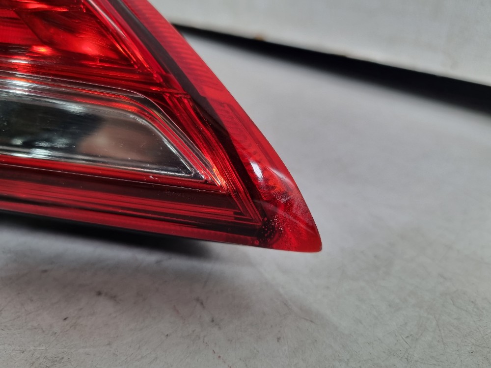 Lanterna Tampa Traseira Toyota Yaris Sedan 2017 À 2023 Esquerdo/motorista 4