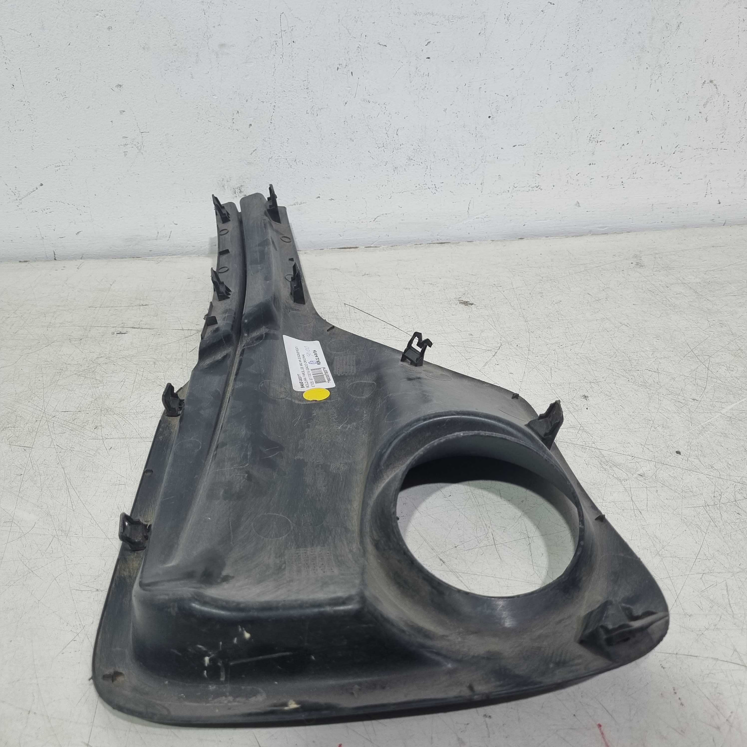 Moldura Farol Milhas Esquerdo Toyota Etios 2017/2019 Preta Esquerdo 2