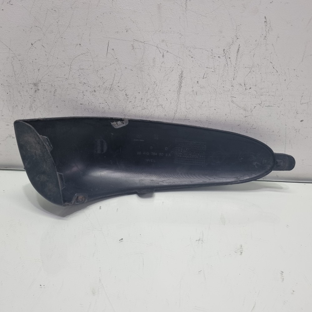 Moldura Direita Parachoque Traseiro Peugeot 206 5