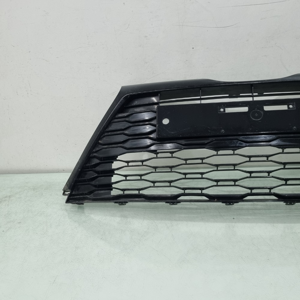 Grade Superior Toyota Yaris 2021 / 2023 3