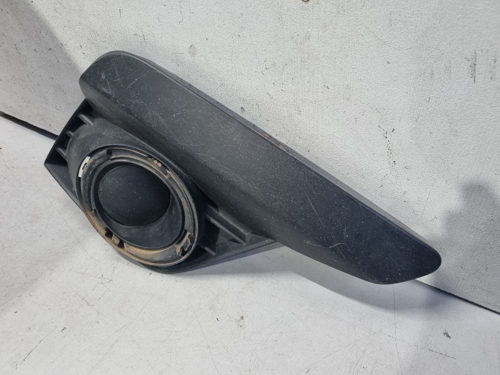 Moldura Direita Do Farol De Milha Renault Sandero 2020/2023. Direito 2