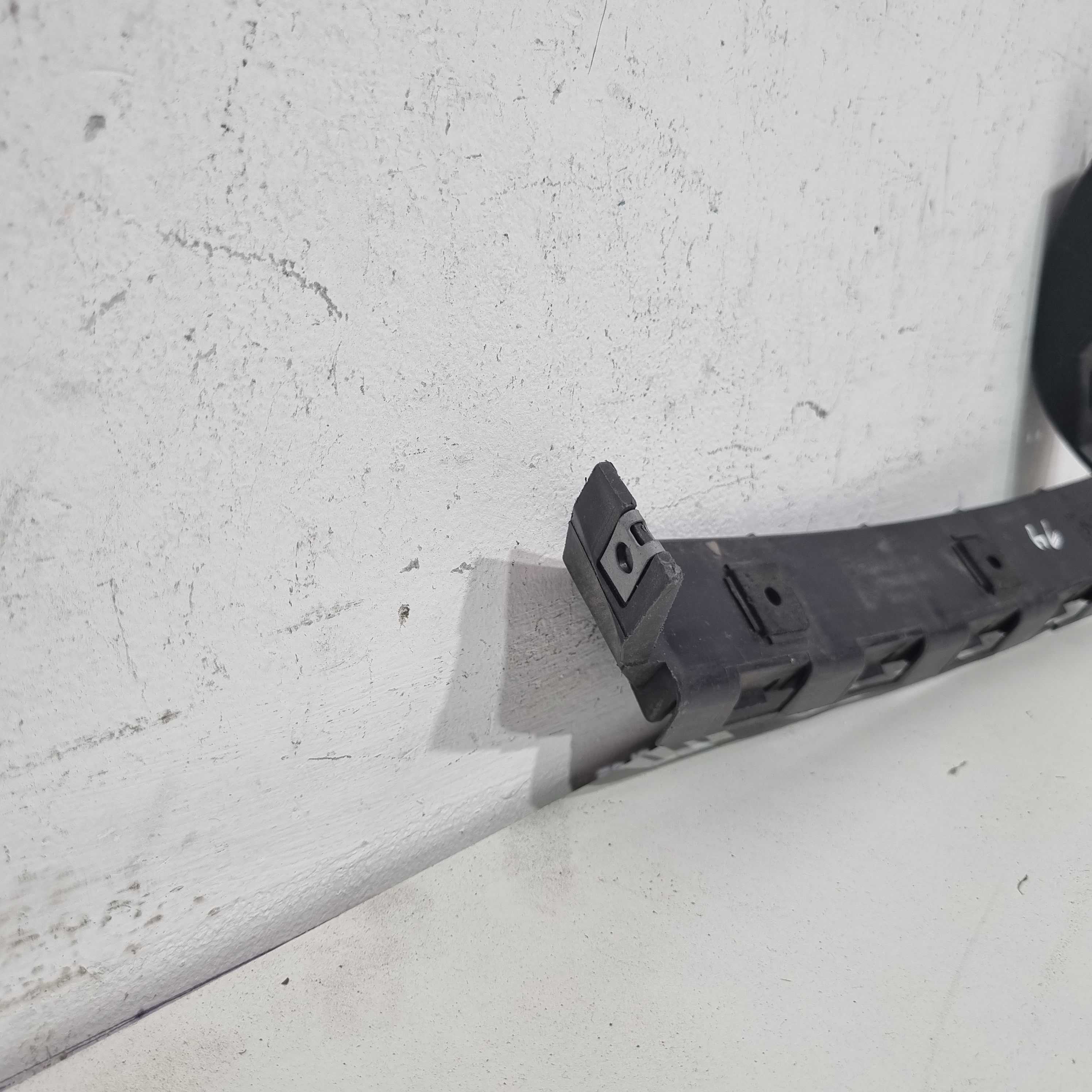 Guia Parachoque Tras Esquerdo Chevrolet Montana 2005/2010 6