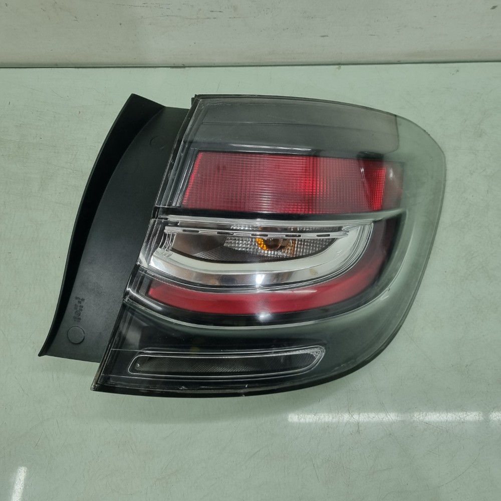 Lanterna Do Lado Direito Renault Sandero Stepway 2020/2024 – Direito/passageiro 1