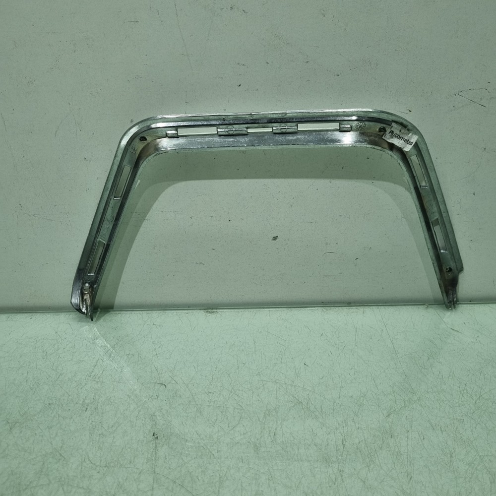 Friso Da Grade Esquerda Mitsubishi Pajero Tr4 2009/2014 4