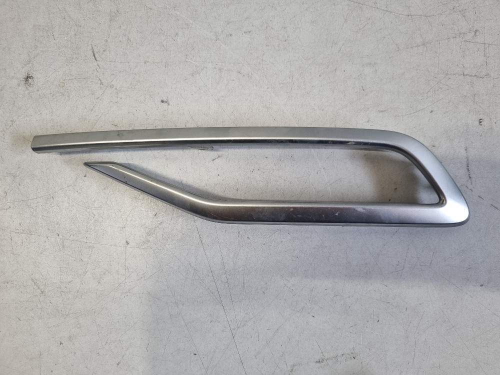 Friso Direito Do P-choque Traseiro Nivus 2022/2024 Semi-novo 1