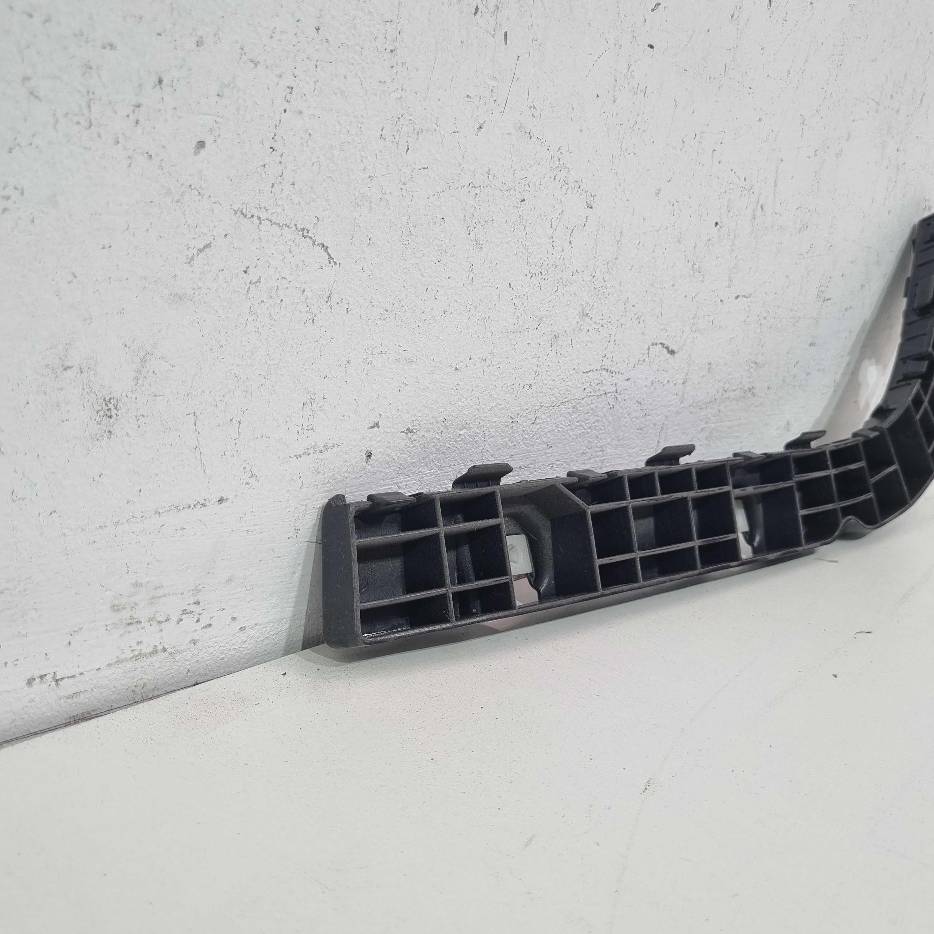 Suporte Parachoque Traseiro Direito Hyundai Hb20 2014/2018 2