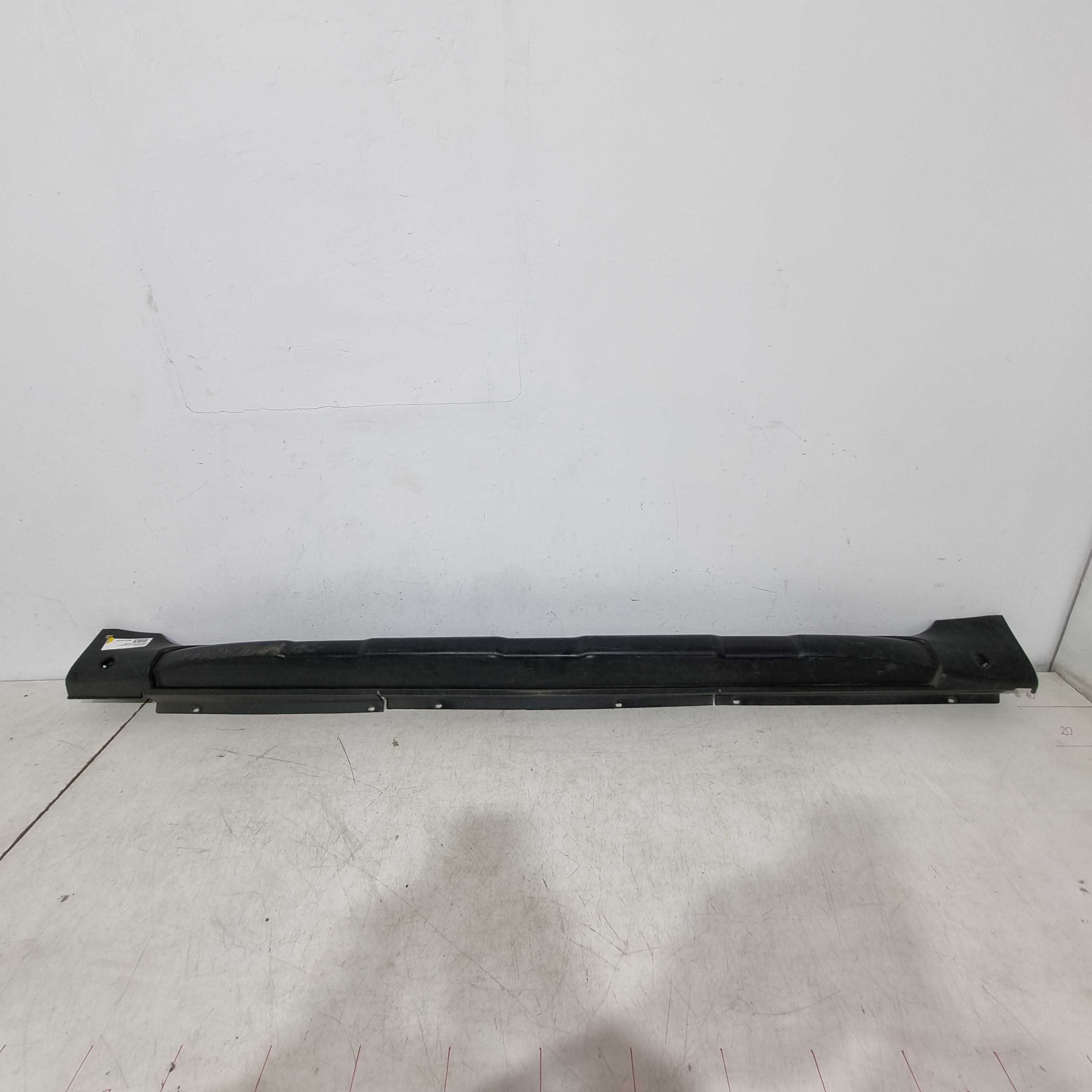 Spoiler Lateral Esquerdo Citroën C3 Picasso 2011/2016