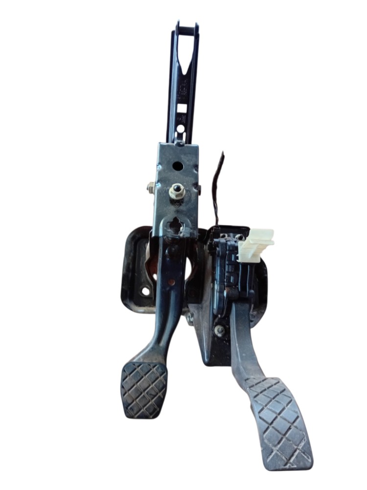 Conjunto Pedaleira Acelerador Embreagem Volkswagen Golf . 3