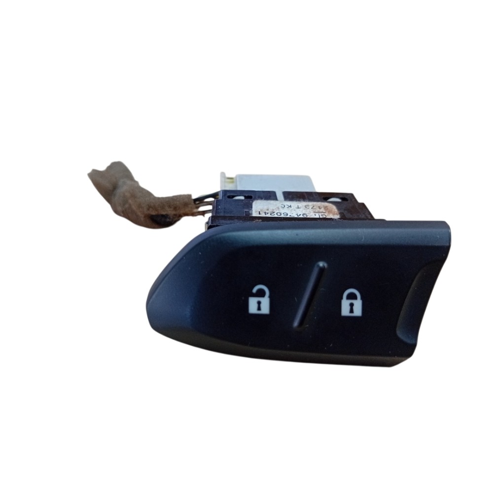 Botão trava interruptor porta gm onix 94760241