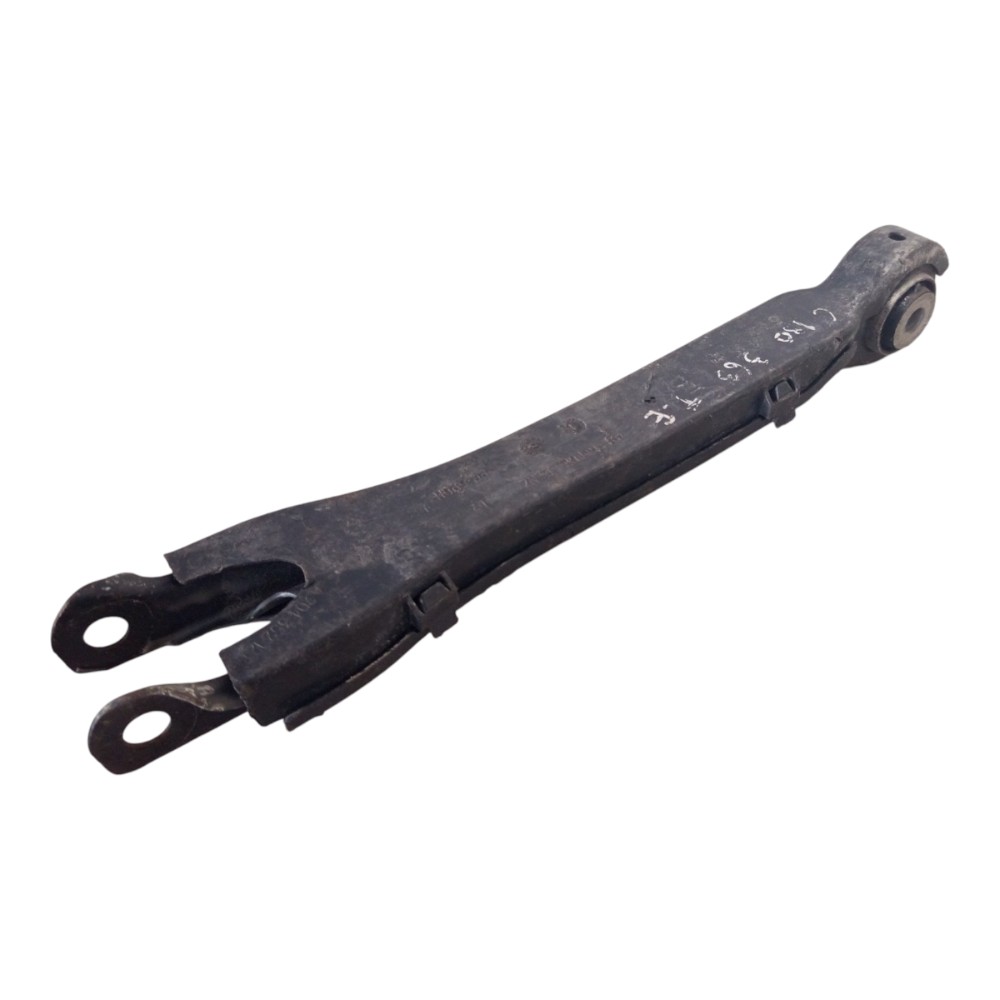 Braço suspensão traseiro esquerdo Mercedes C180 2007 a 2014