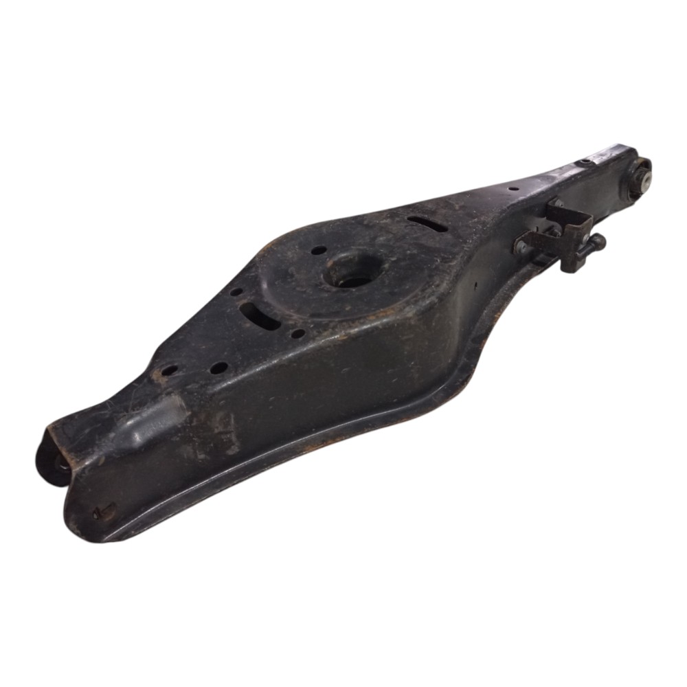 Bandeja Inferior Traseira Esquerda Vw Jetta 2011-2018