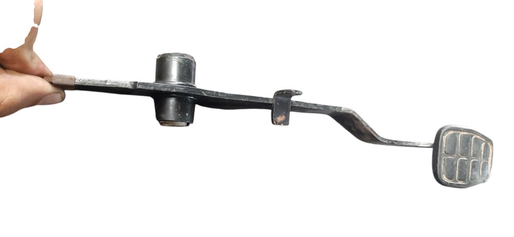 Pedal De Embreagem Volkswagen Gol Saveiro Parati G3 G4 G5